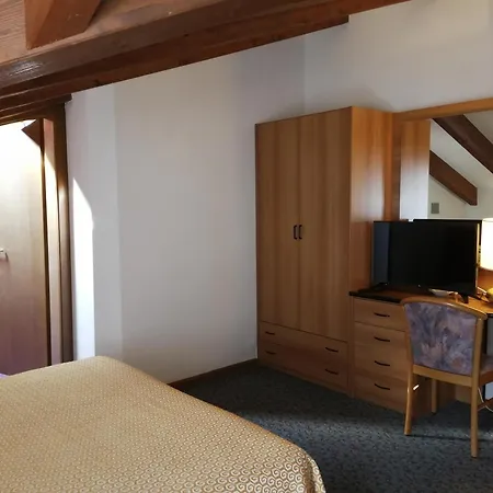 Albergo Stella Alpina Molveno Exterior foto